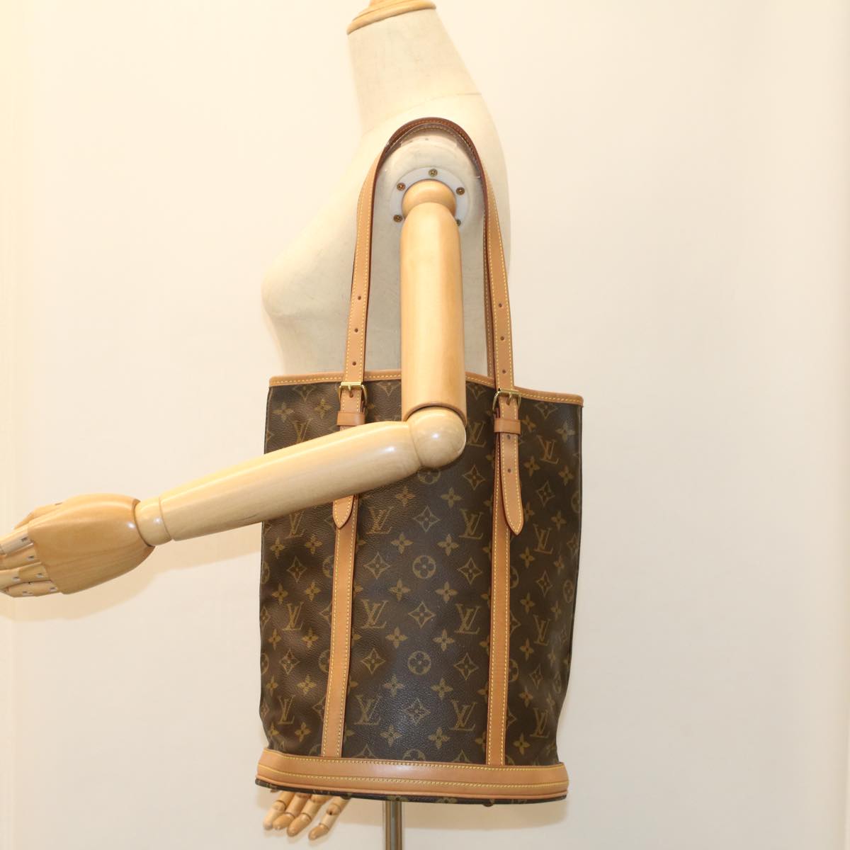 LOUIS VUITTON Monogram Bucket GM Shoulder Bag M42236 LV 55235