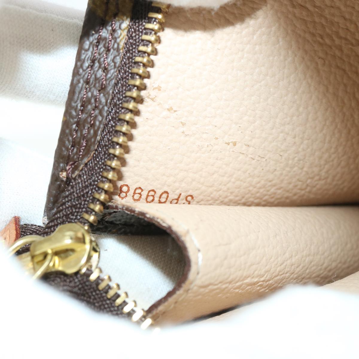 LOUIS VUITTON Monogram Bucket GM Pouch Accessory Pouch LV 55236