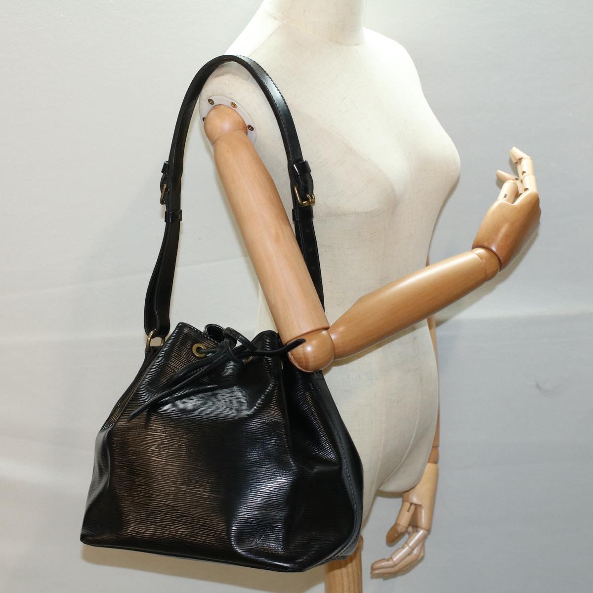 LOUIS VUITTON Epi Petit Noe Shoulder Bag Black M44102 LV 55241