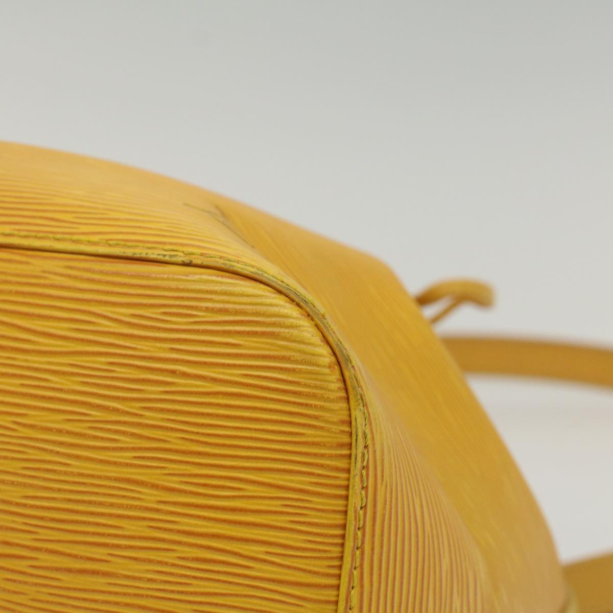LOUIS VUITTON Epi Petit Noe Shoulder Bag Tassili Yellow M44109 LV 55242