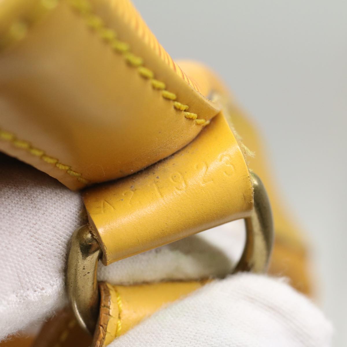 LOUIS VUITTON Epi Petit Noe Shoulder Bag Tassili Yellow M44109 LV 55242