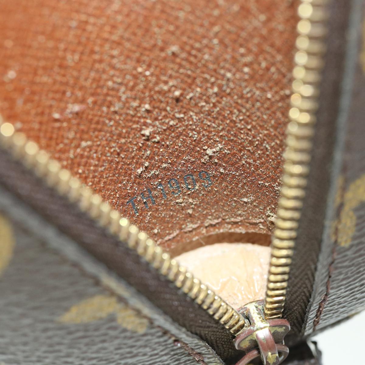 LOUIS VUITTON Monogram Trousse Demi Ronde Cosmetic Pouch M47520 LV 55272