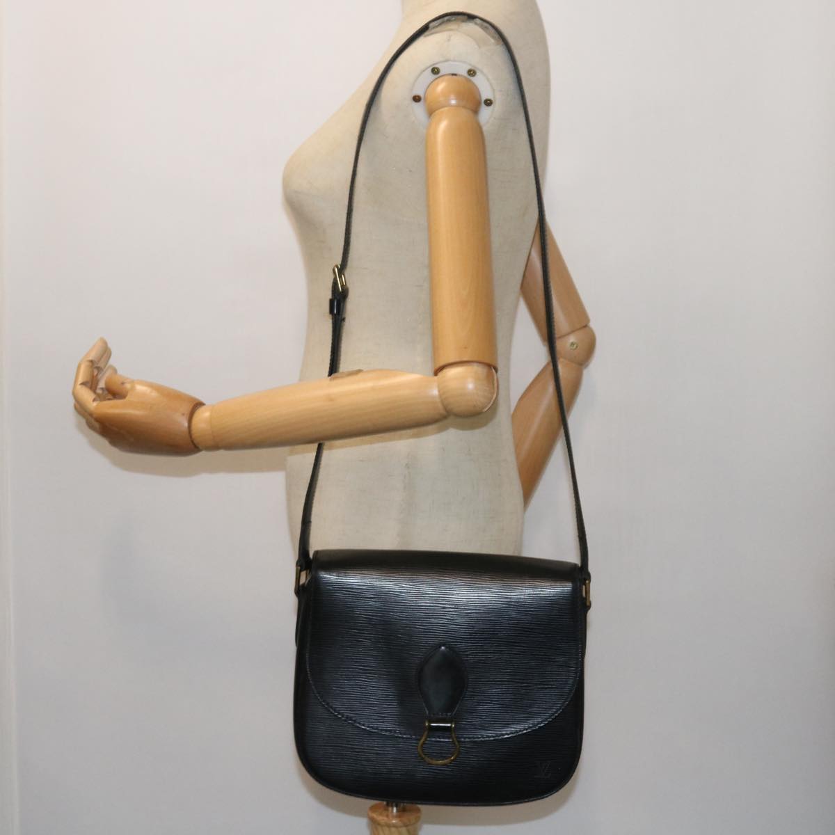 LOUIS VUITTON Epi Saint Cloud GM Shoulder Bag Black M52192 LV 55309
