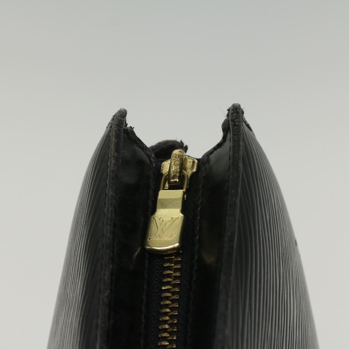 LOUIS VUITTON Epi Saint Jacques Hand Bag Black M52272 LV 55362