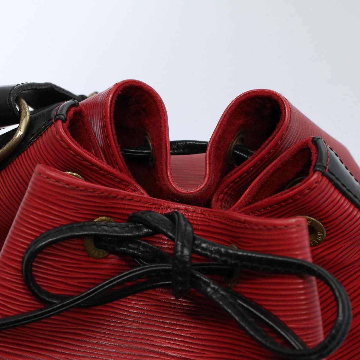 LOUIS VUITTON Epi Petit Noe Shoulder Bag Bicolor Black Red M44172 LV 55391