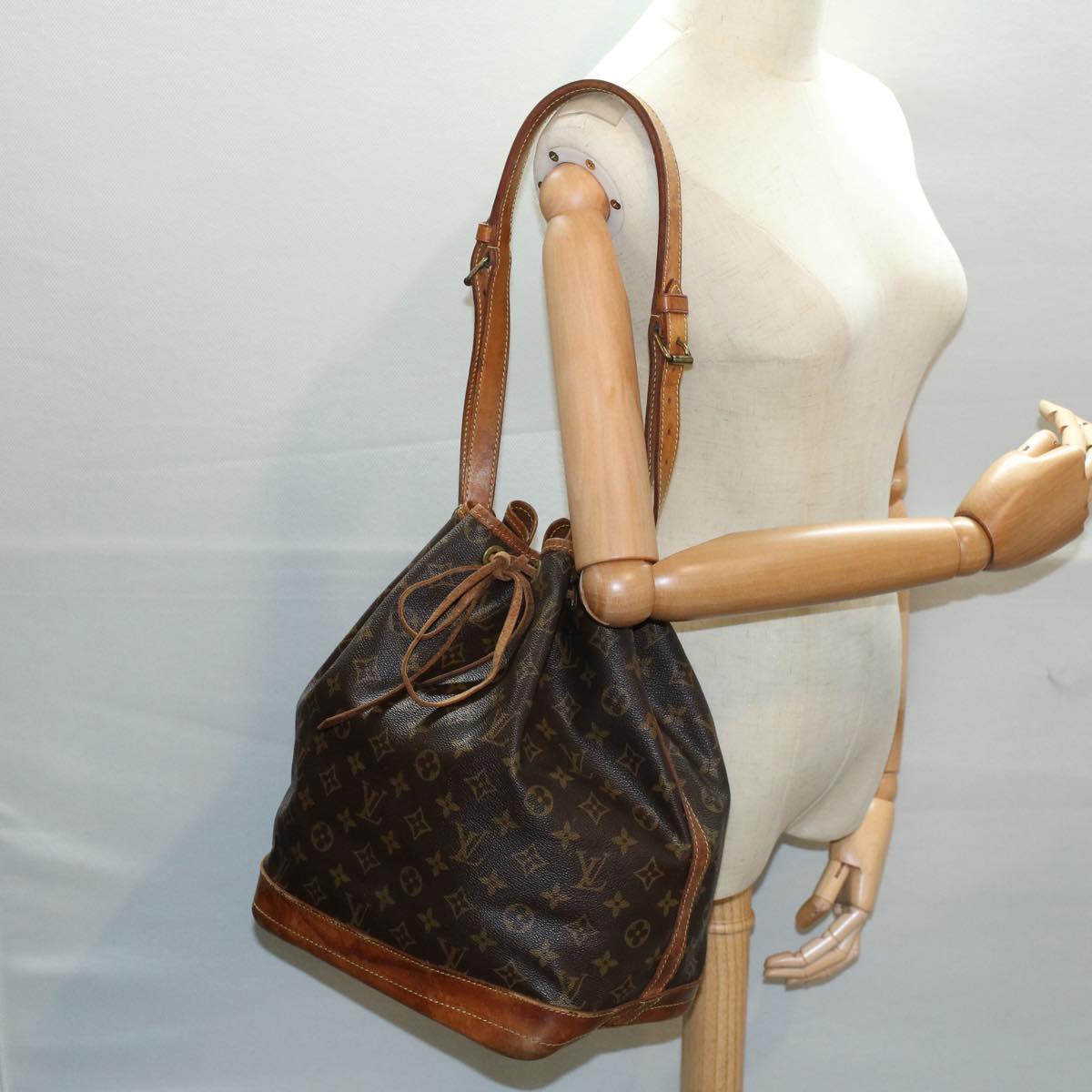 LOUIS VUITTON Monogram Noe Shoulder Bag M42224 LV 55493