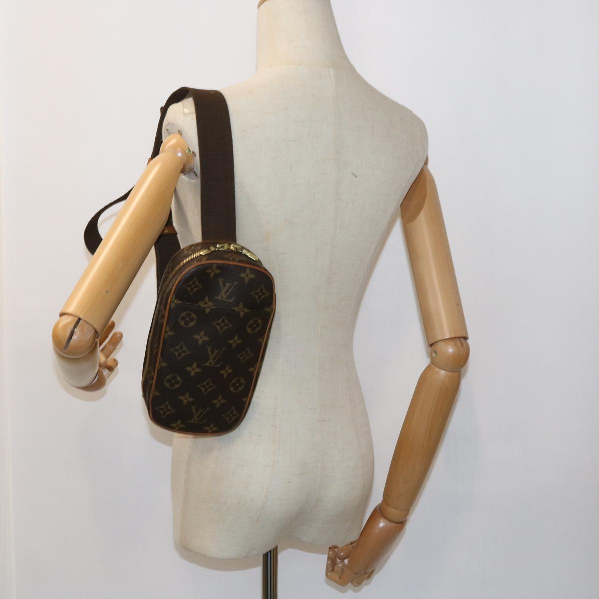 LOUIS VUITTON Monogram Pochette Gange Shoulder Bag M51870 LV 55528