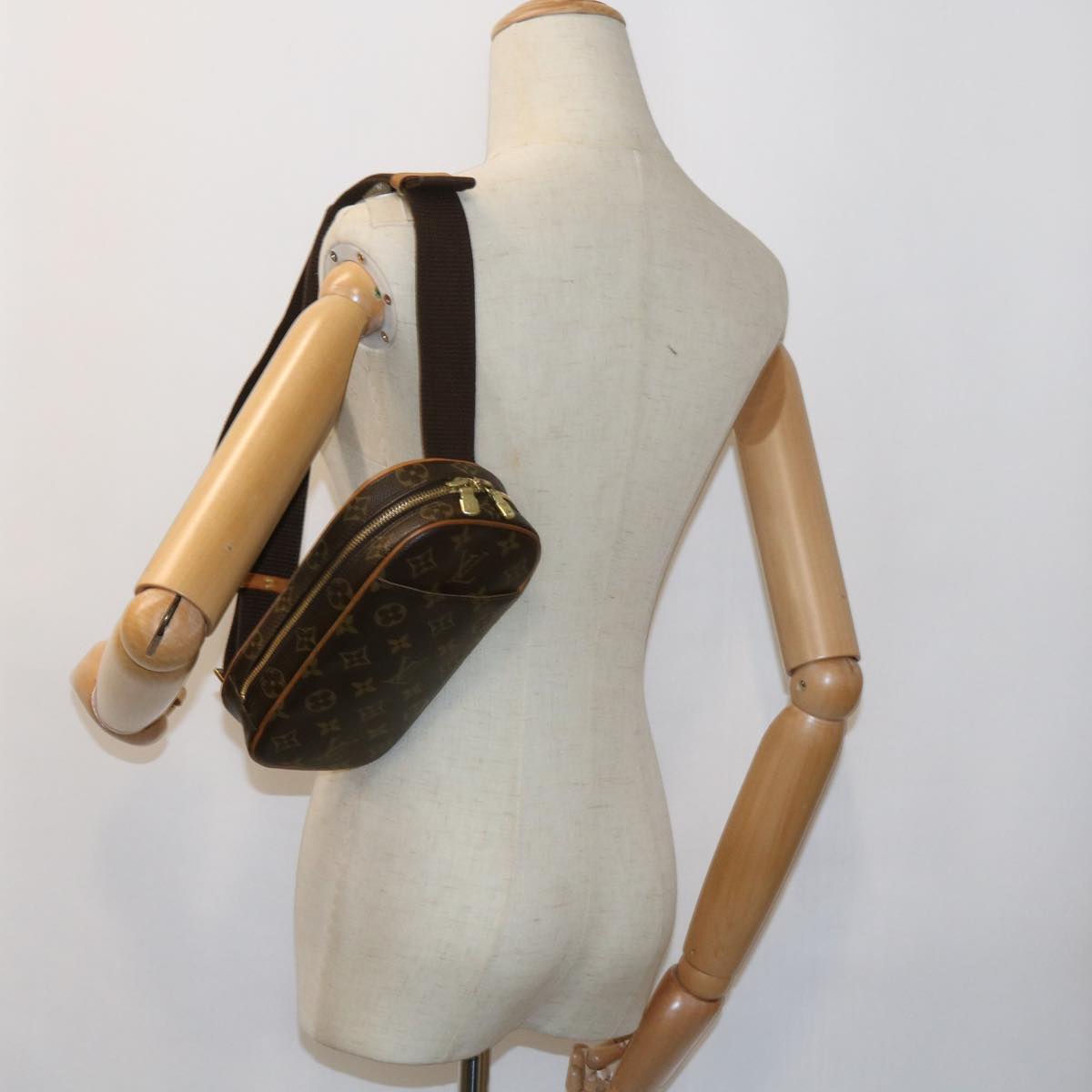 LOUIS VUITTON Monogram Pochette Gange Shoulder Bag M51870 LV 55530