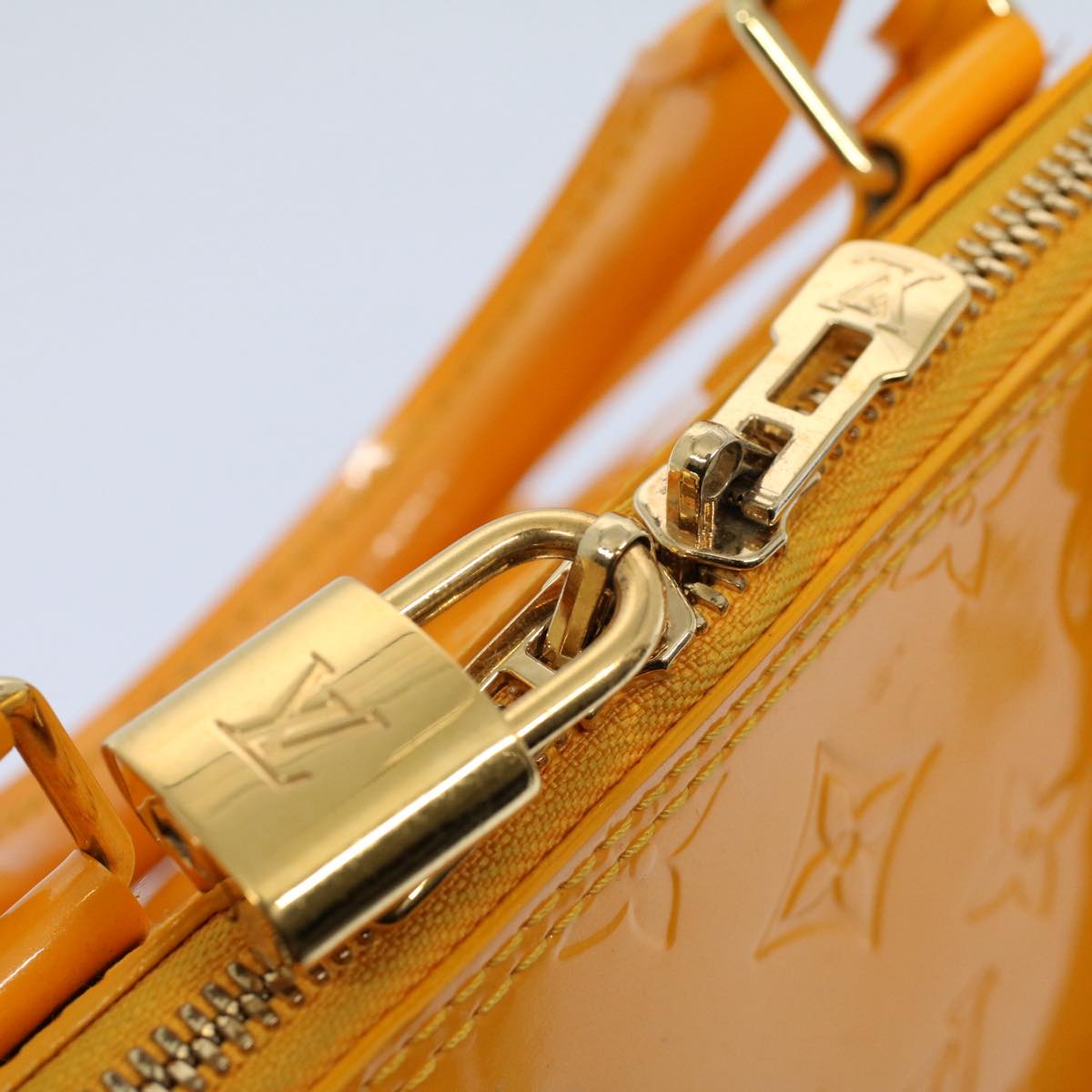 LOUIS VUITTON Monogram Vernis Alma PM Hand Bag Jone Passion M91695 LV 55601
