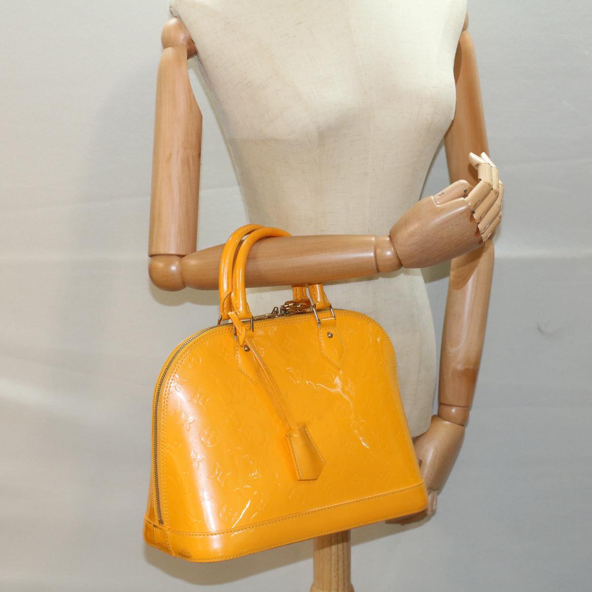 LOUIS VUITTON Monogram Vernis Alma PM Hand Bag Jone Passion M91695 LV 55601