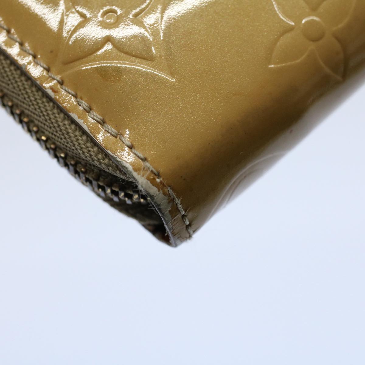 LOUIS VUITTON Monogram Vernis Bloom Compact Wallet Beige M91015 LV 55611