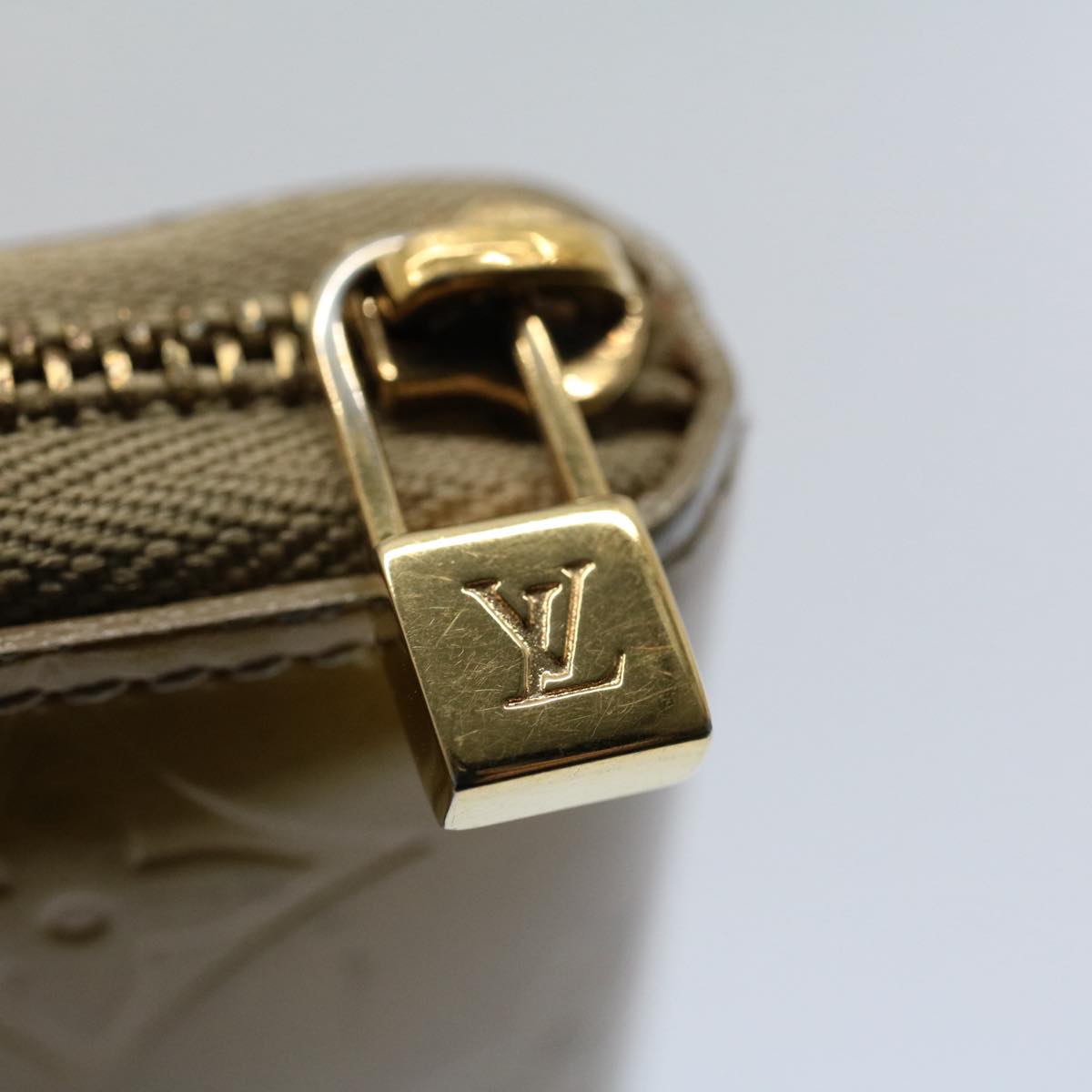 LOUIS VUITTON Monogram Vernis Bloom Compact Wallet Beige M91015 LV 55611