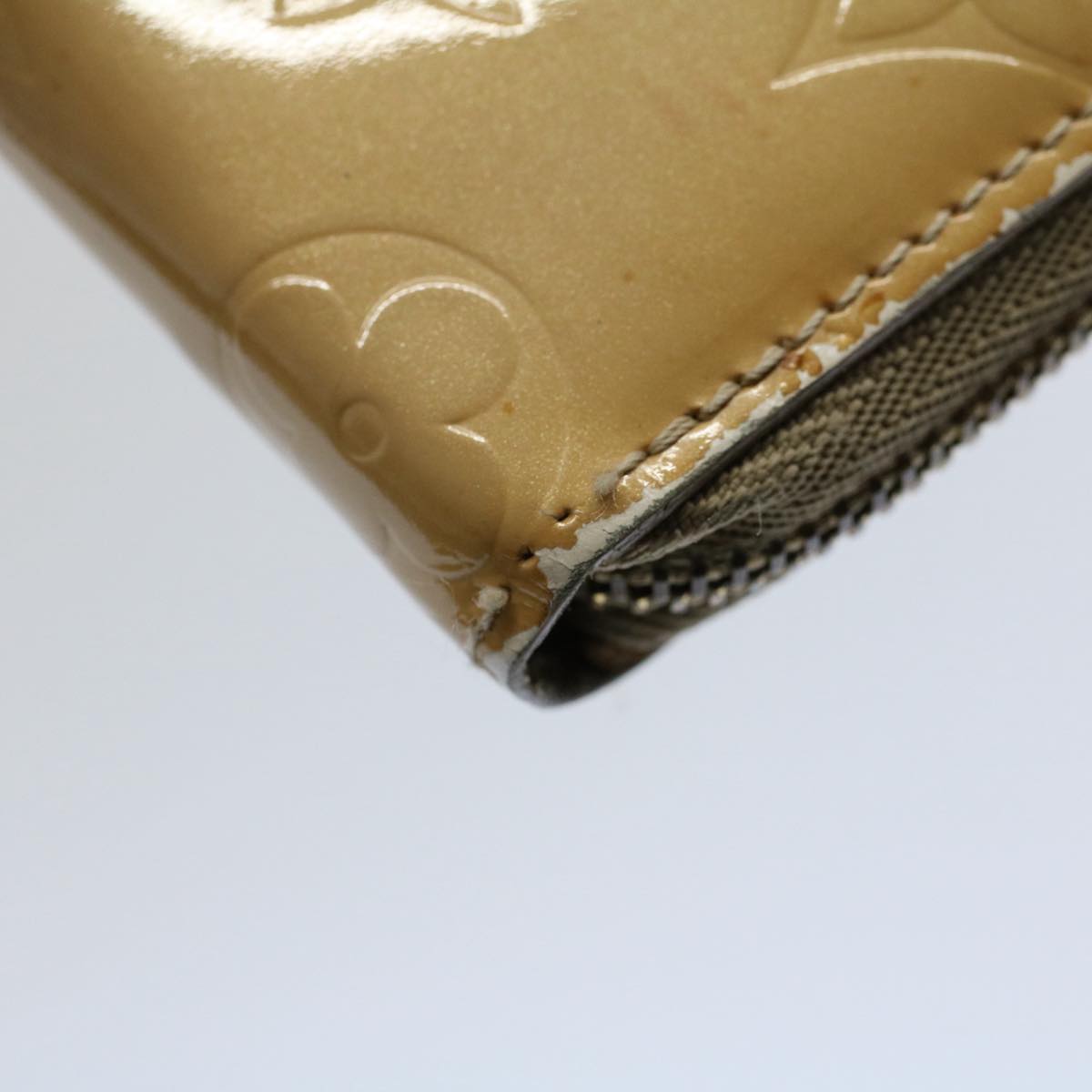 LOUIS VUITTON Monogram Vernis Bloom Compact Wallet Beige M91015 LV 55611