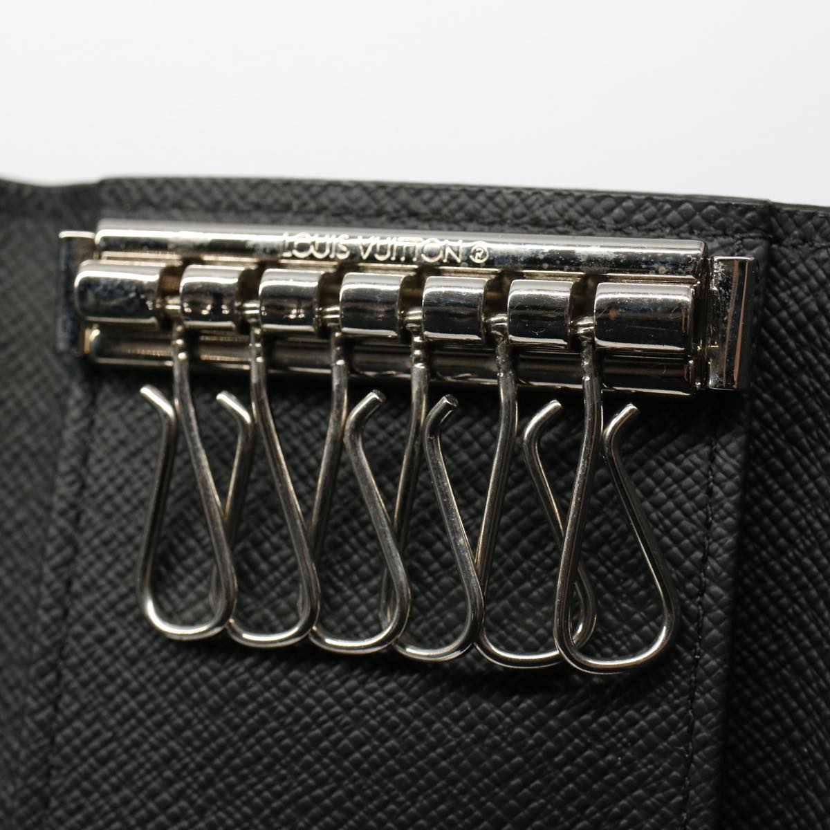 LOUIS VUITTON Damier Graphite Multi Cles 6 Key Case N62662 LV 55615