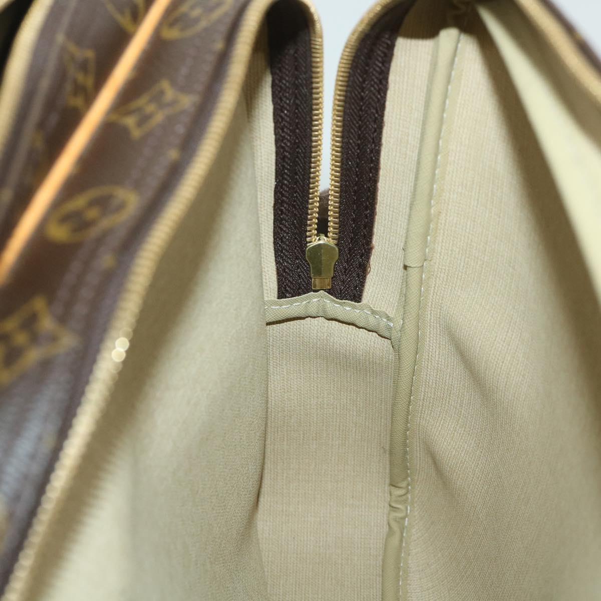 LOUIS VUITTON Monogram Reporter GM Shoulder Bag M45252 LV 55635