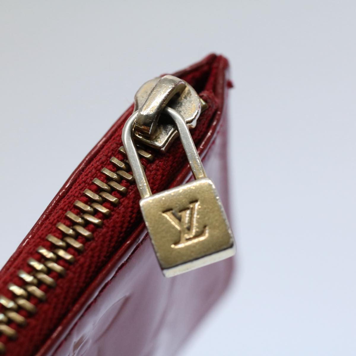LOUIS VUITTON Monogram Vernis Pochette Cles Coin Purse Red M9144F LV 55771