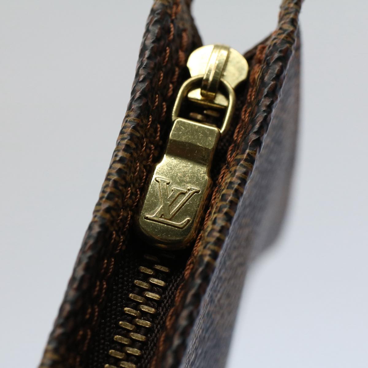 LOUIS VUITTON Damier Ebene Marais Pouch LV 55773