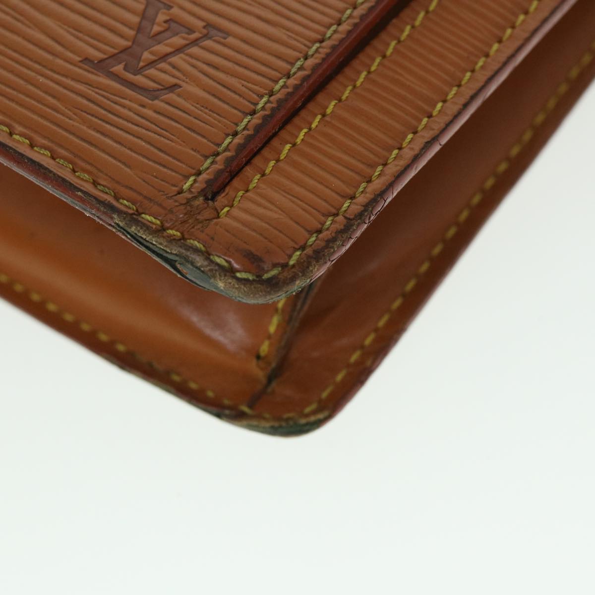 LOUIS VUITTON Epi Serie Dragonne Hand Bag Brown M52618 LV 55815