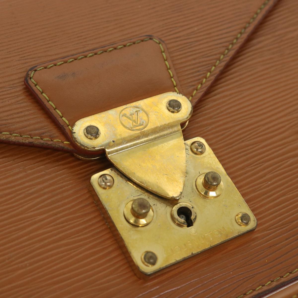 LOUIS VUITTON Epi Serie Dragonne Hand Bag Brown M52618 LV 55815