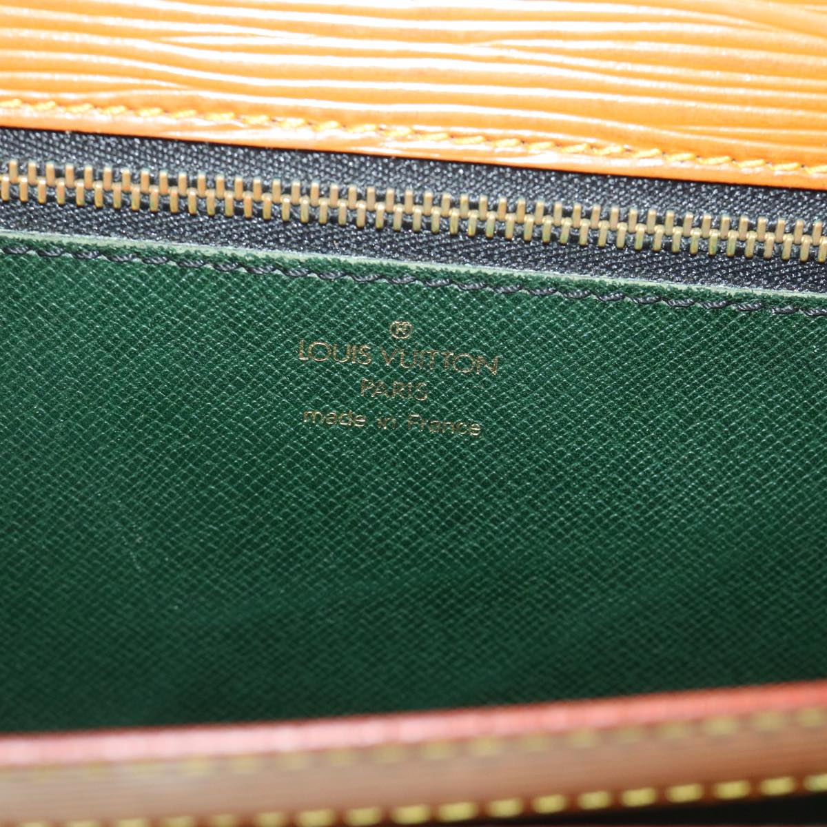 LOUIS VUITTON Epi Serie Dragonne Hand Bag Brown M52618 LV 55815