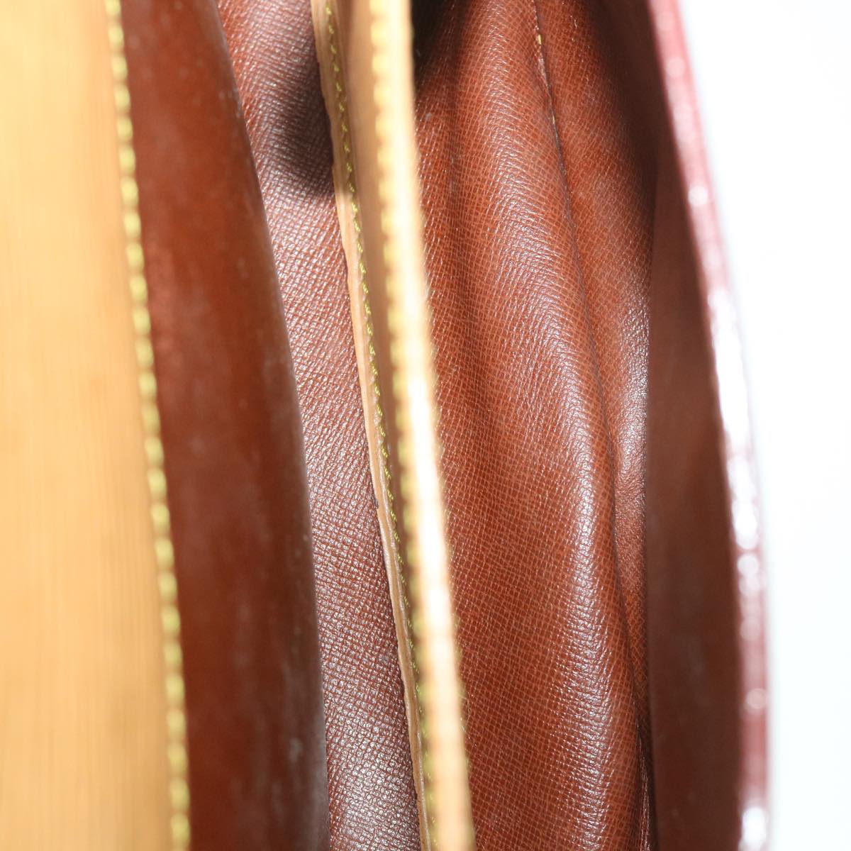 LOUIS VUITTON Epi Cartouchiere MM Shoulder Bag Winnipeg Beige M52246 55838