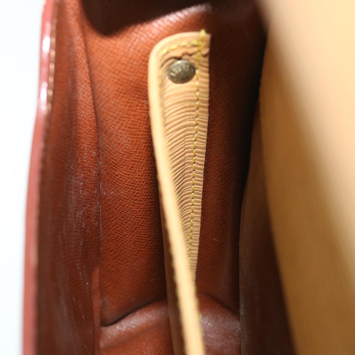LOUIS VUITTON Epi Cartouchiere MM Shoulder Bag Winnipeg Beige M52246 55838