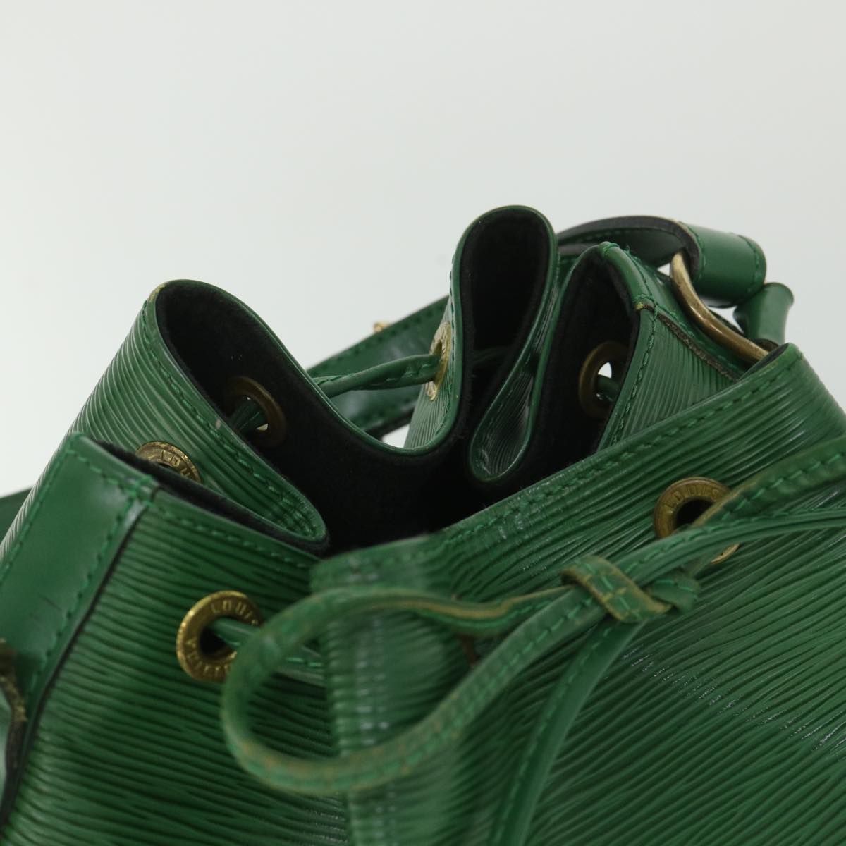 LOUIS VUITTON Epi Petit Noe Shoulder Bag Green M44104 LV 55851