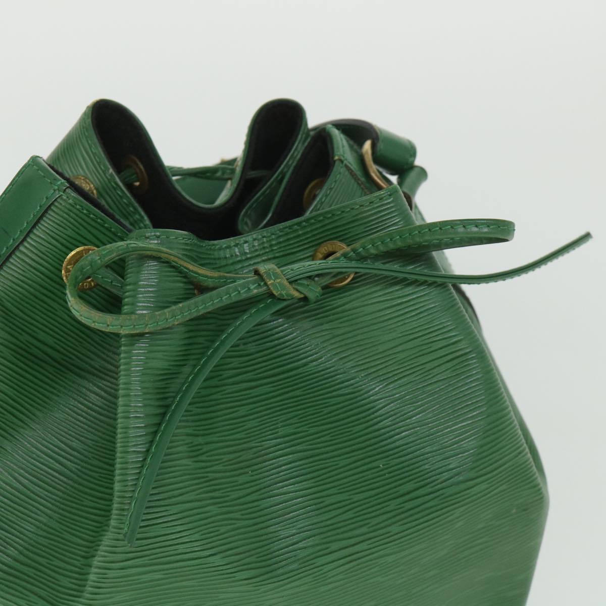 LOUIS VUITTON Epi Petit Noe Shoulder Bag Green M44104 LV 55851