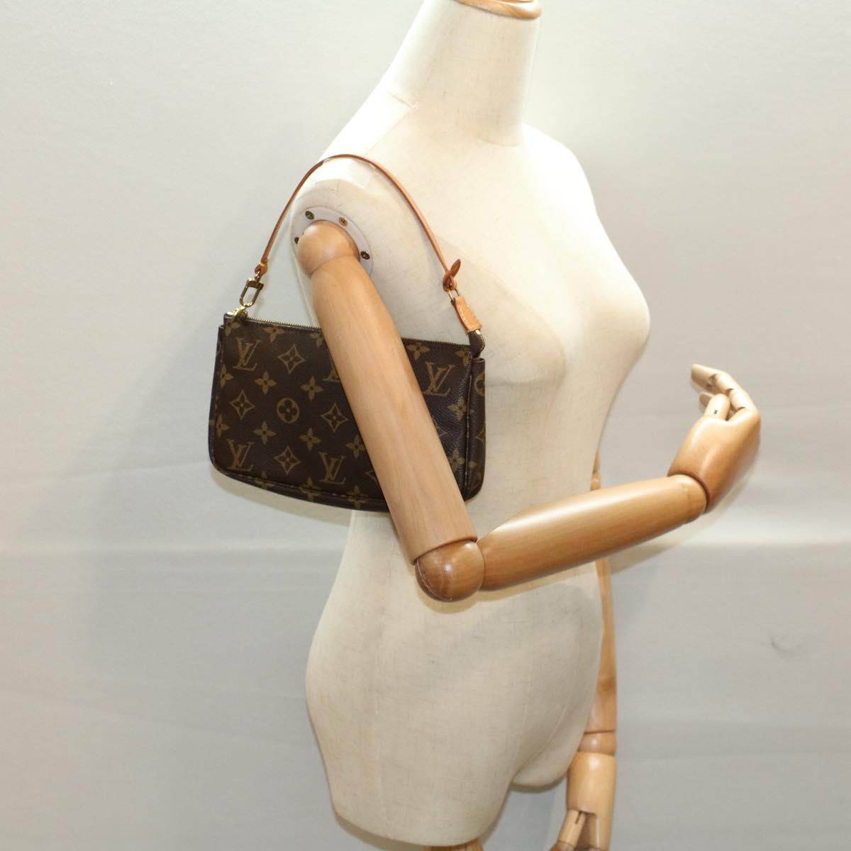 LOUIS VUITTON Monogram Pochette Accessoires Pouch M51980 LV 55871