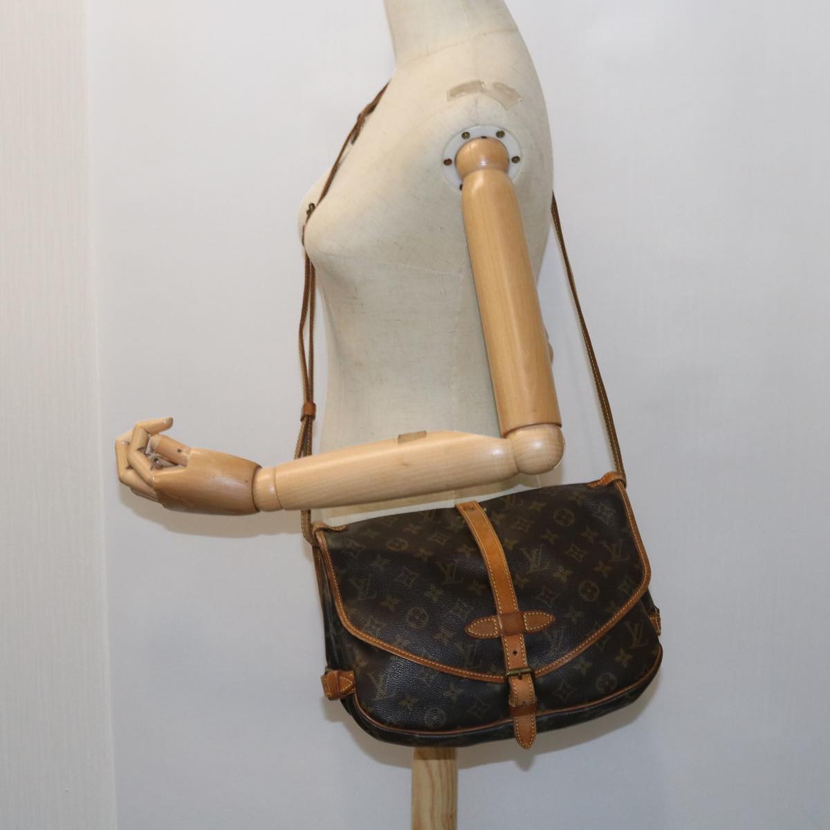 LOUIS VUITTON Monogram Saumur 30 Shoulder Bag M42256 LV 55952