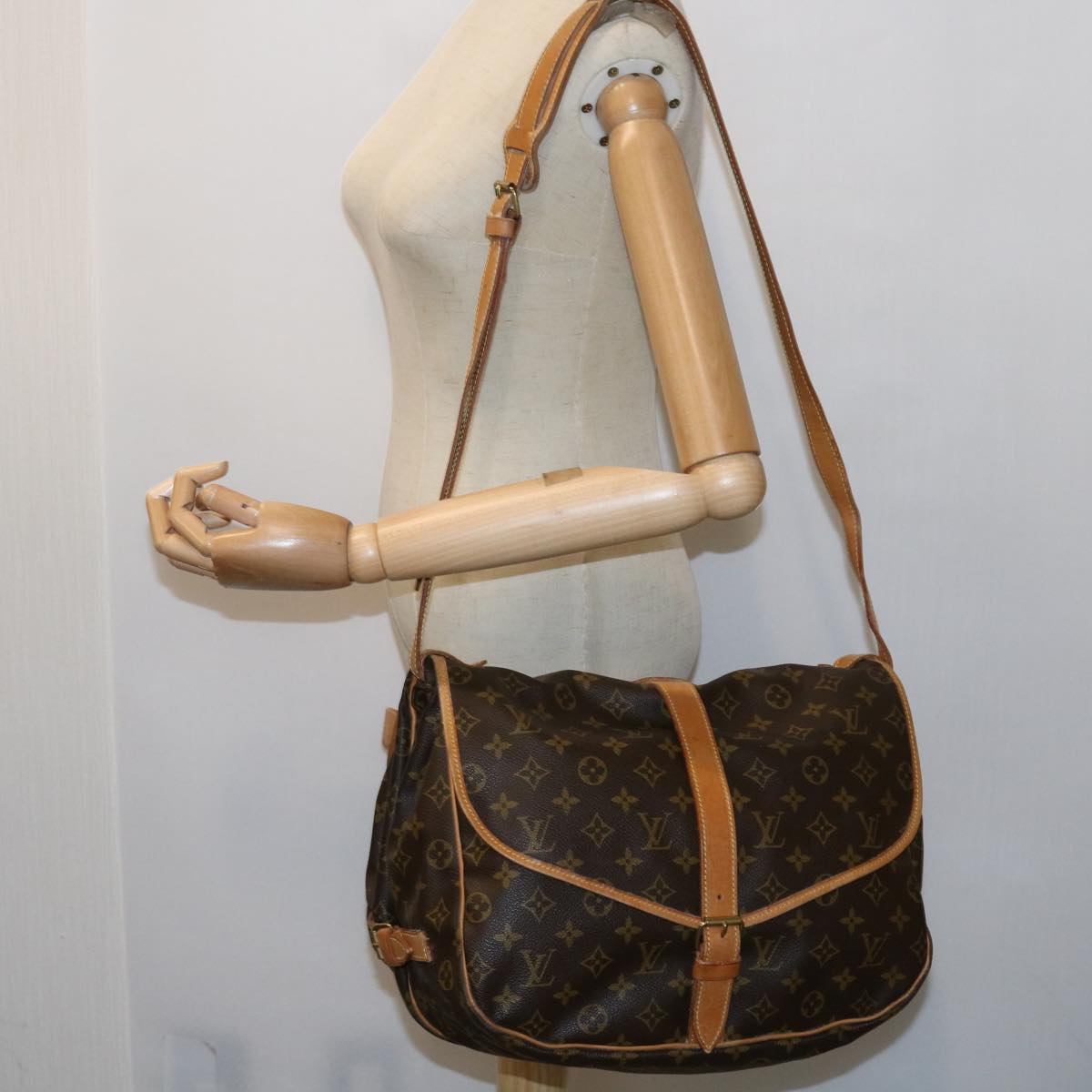 LOUIS VUITTON Monogram Saumur 35 Shoulder Bag M42254 LV 55990