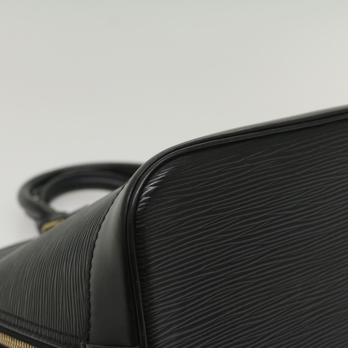 LOUIS VUITTON Epi Alma Hand Bag Black M52142 LV 55991