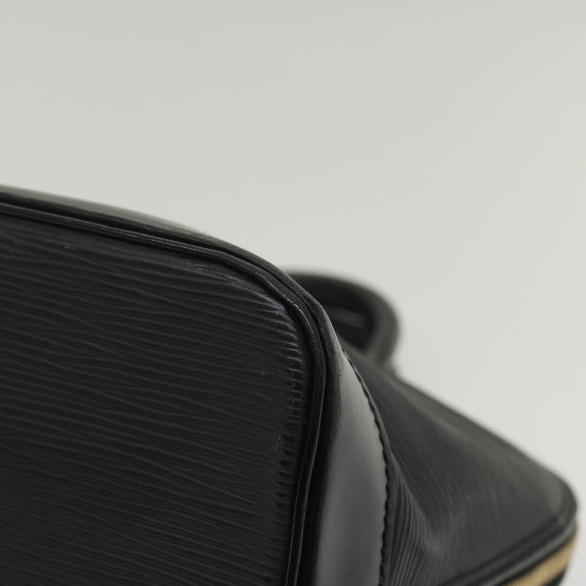 LOUIS VUITTON Epi Alma Hand Bag Black M52142 LV 55995