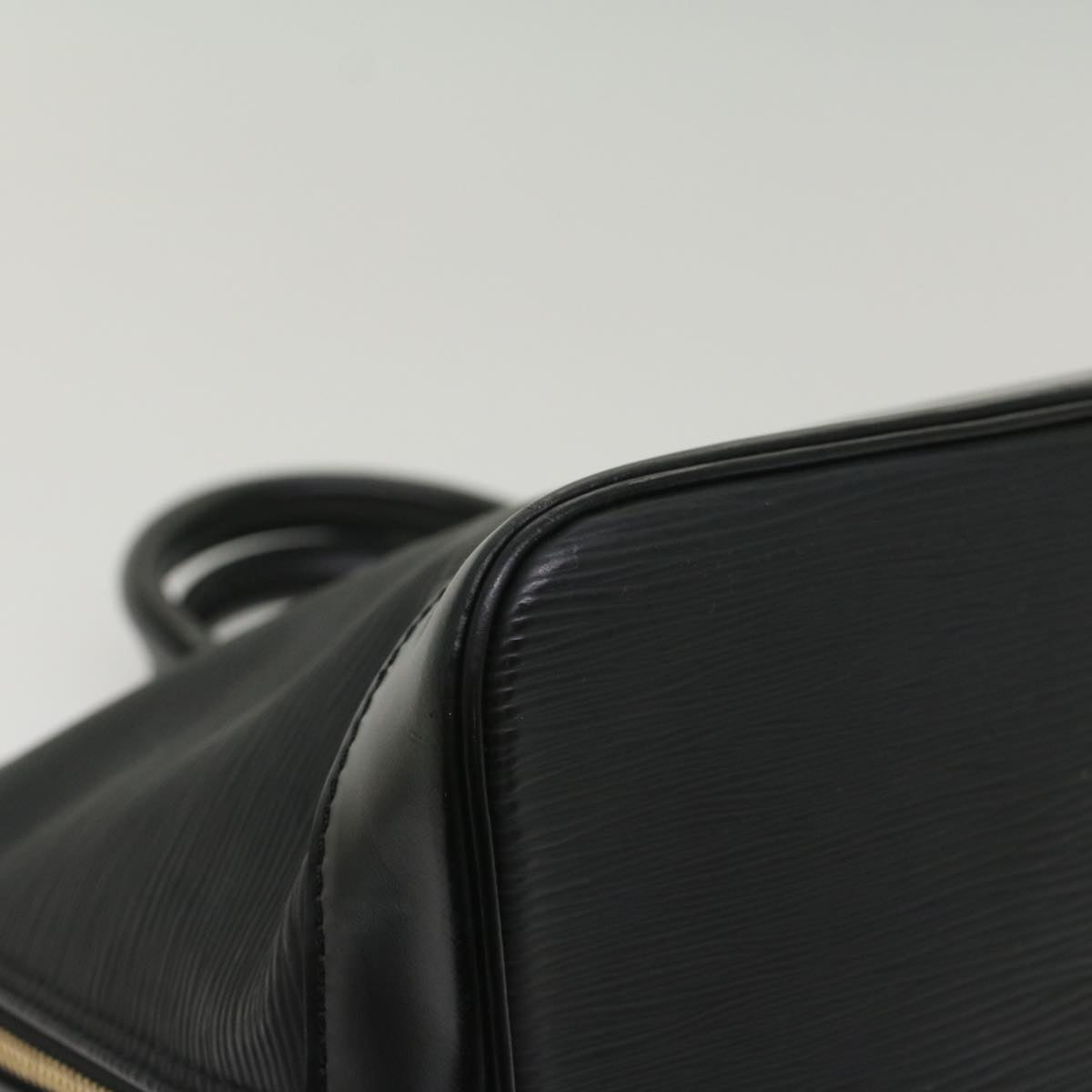 LOUIS VUITTON Epi Alma Hand Bag Black M52142 LV 55995