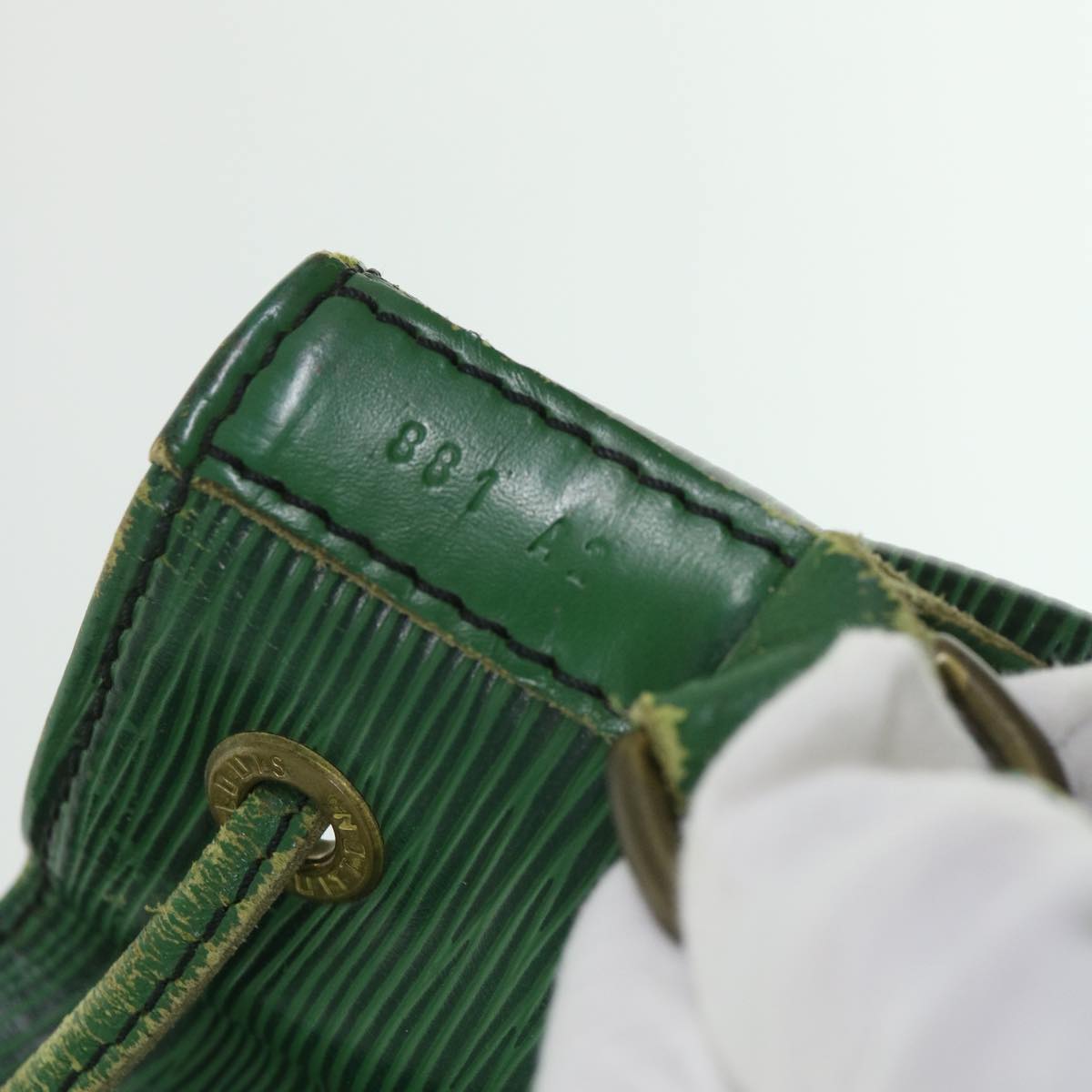 LOUIS VUITTON Epi Petit Noe Shoulder Bag Green M44104 LV 56006