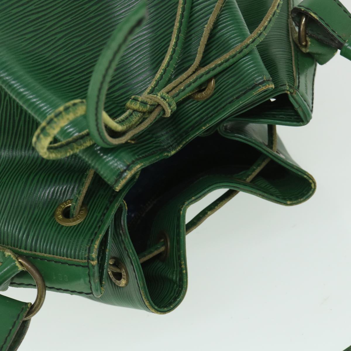 LOUIS VUITTON Epi Petit Noe Shoulder Bag Green M44104 LV 56006