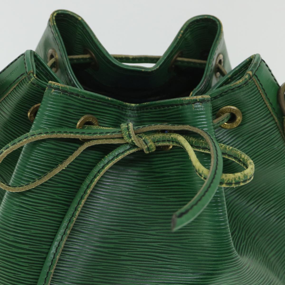 LOUIS VUITTON Epi Petit Noe Shoulder Bag Green M44104 LV 56006
