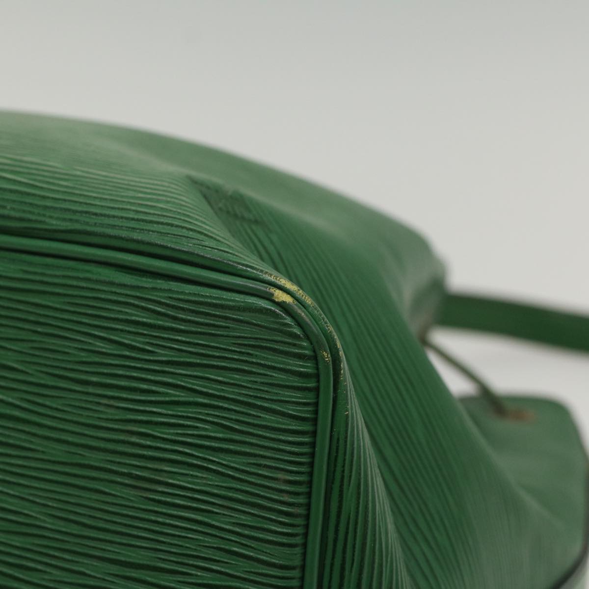 LOUIS VUITTON Epi Petit Noe Shoulder Bag Green M44104 LV 56013