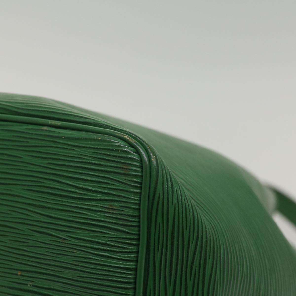 LOUIS VUITTON Epi Petit Noe Shoulder Bag Green M44104 LV 56013