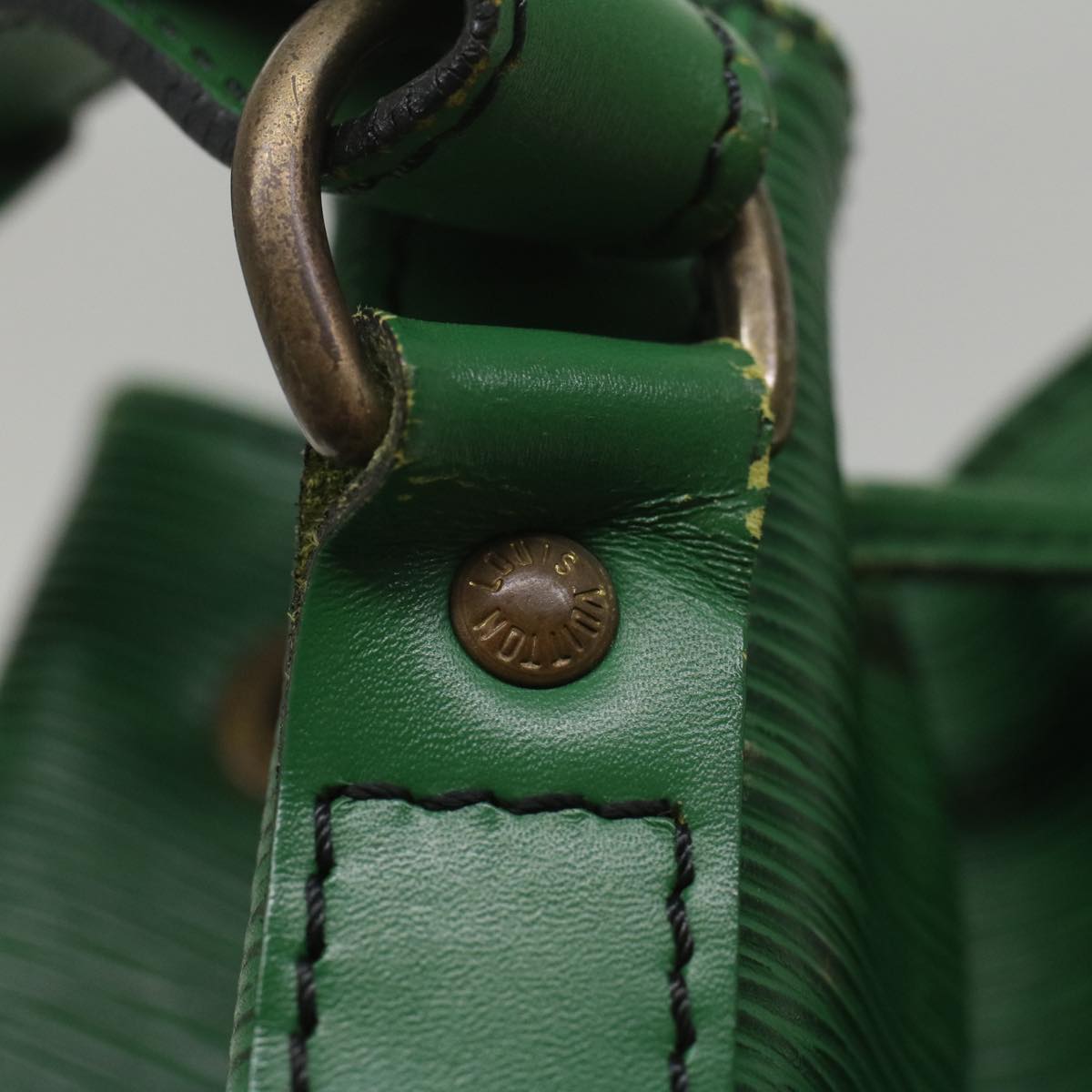 LOUIS VUITTON Epi Petit Noe Shoulder Bag Green M44104 LV 56013