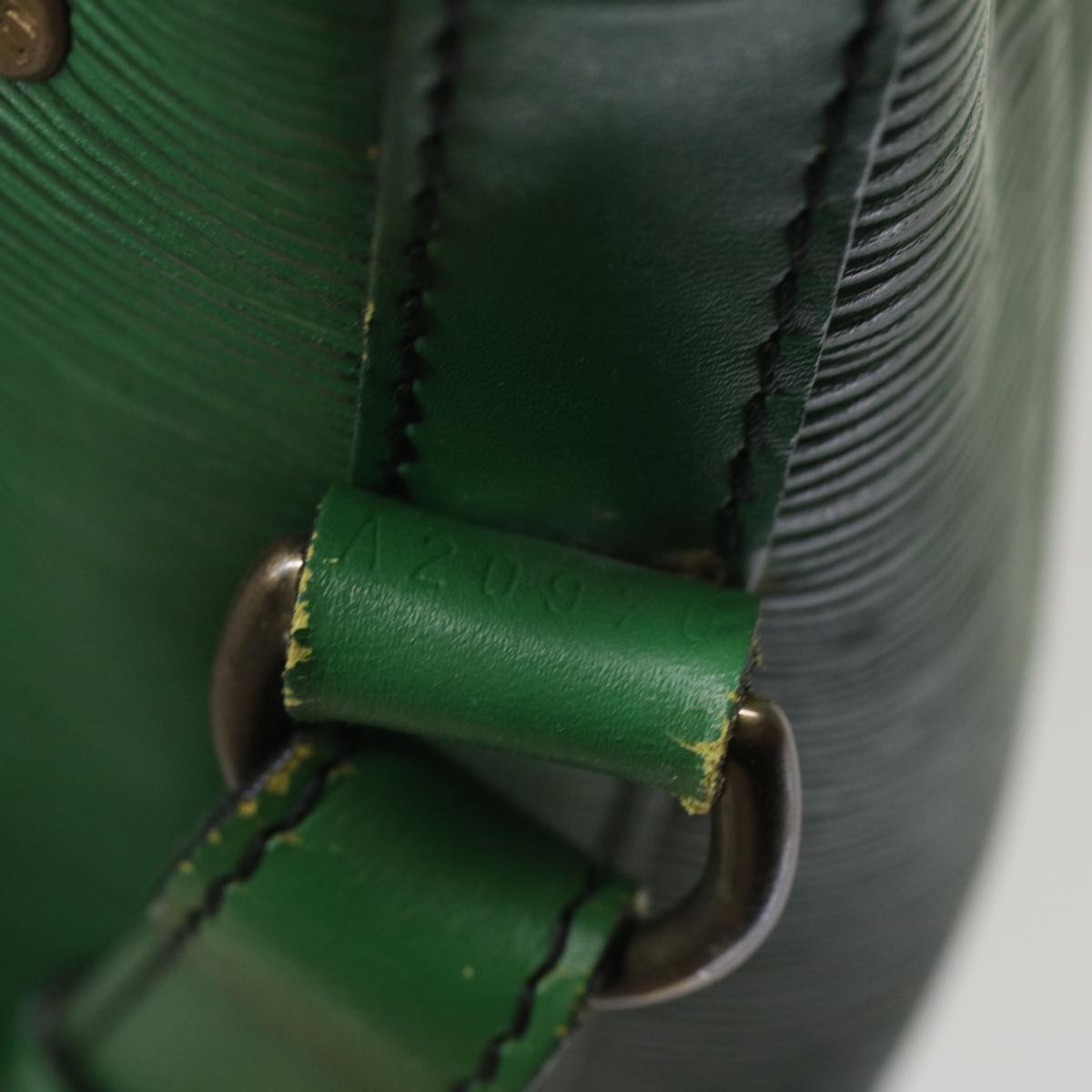 LOUIS VUITTON Epi Petit Noe Shoulder Bag Green M44104 LV 56013
