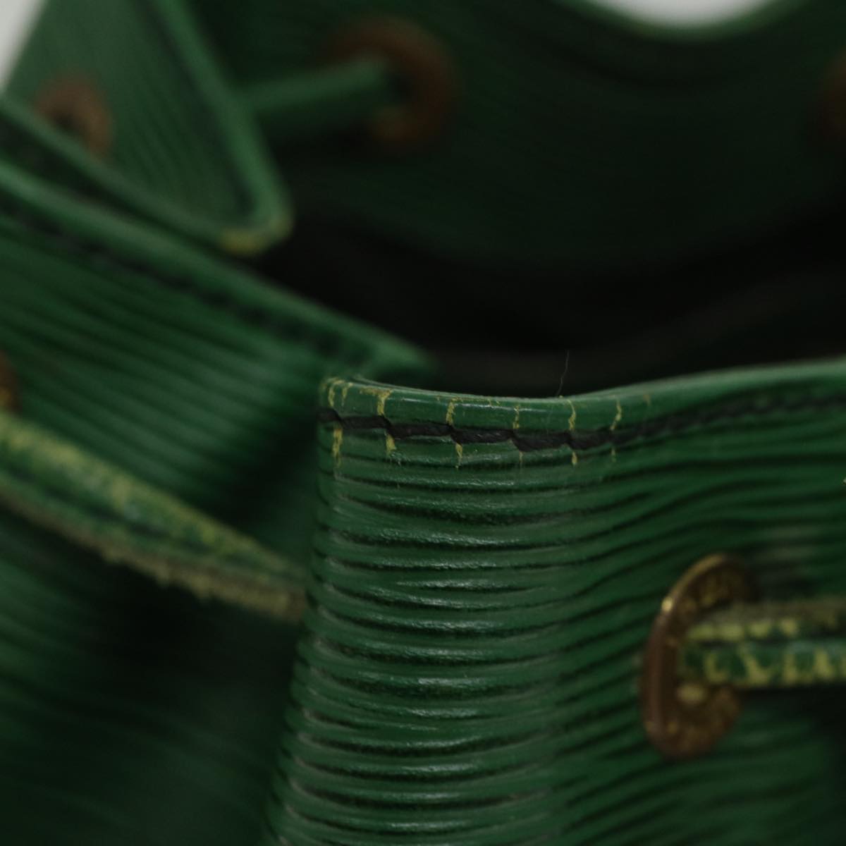 LOUIS VUITTON Epi Petit Noe Shoulder Bag Green M44104 LV 56013