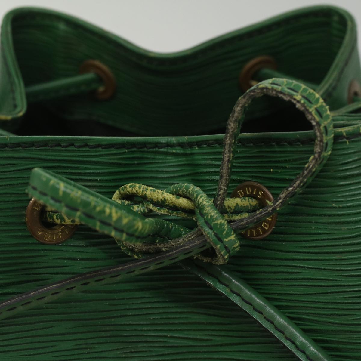 LOUIS VUITTON Epi Petit Noe Shoulder Bag Green M44104 LV 56013