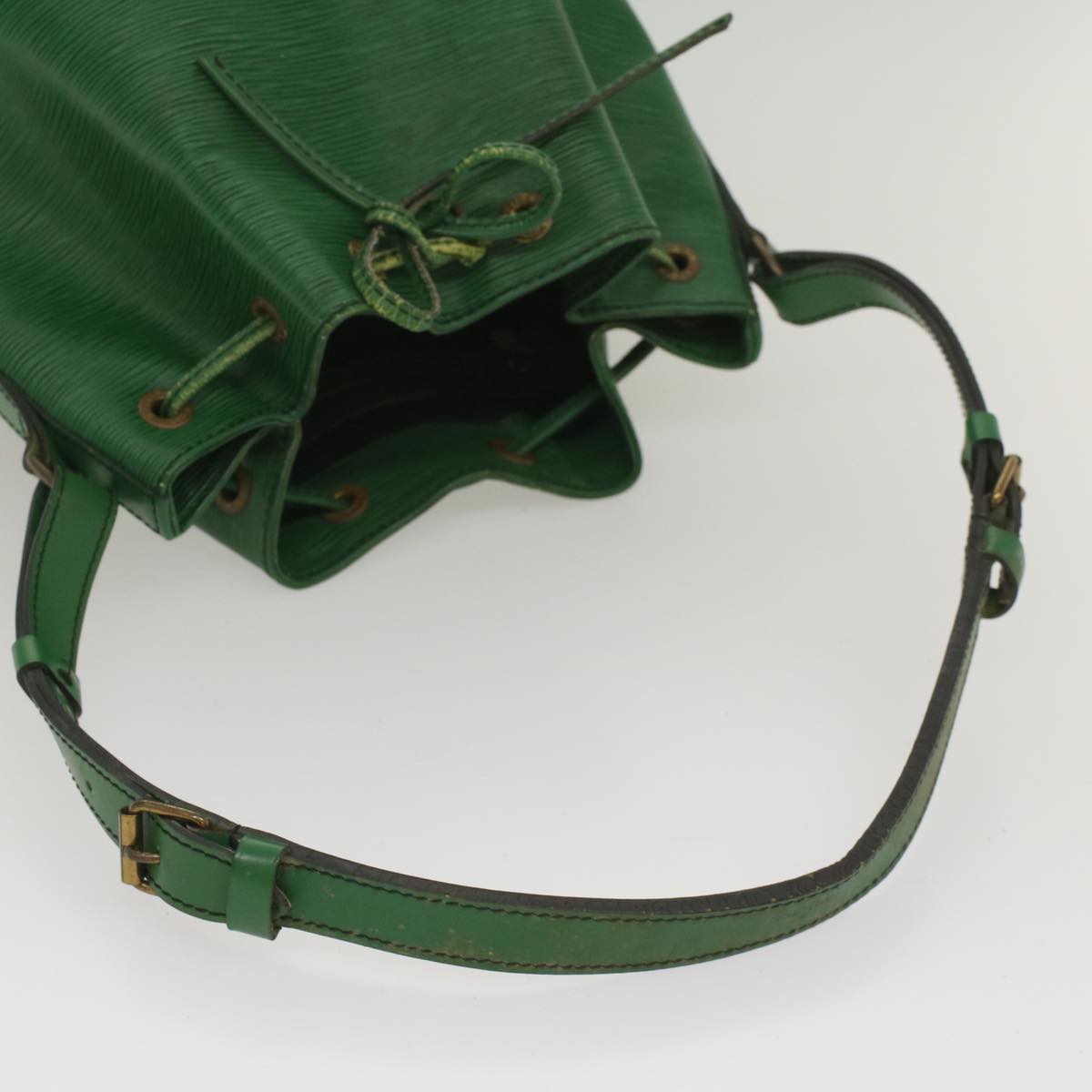 LOUIS VUITTON Epi Petit Noe Shoulder Bag Green M44104 LV 56013