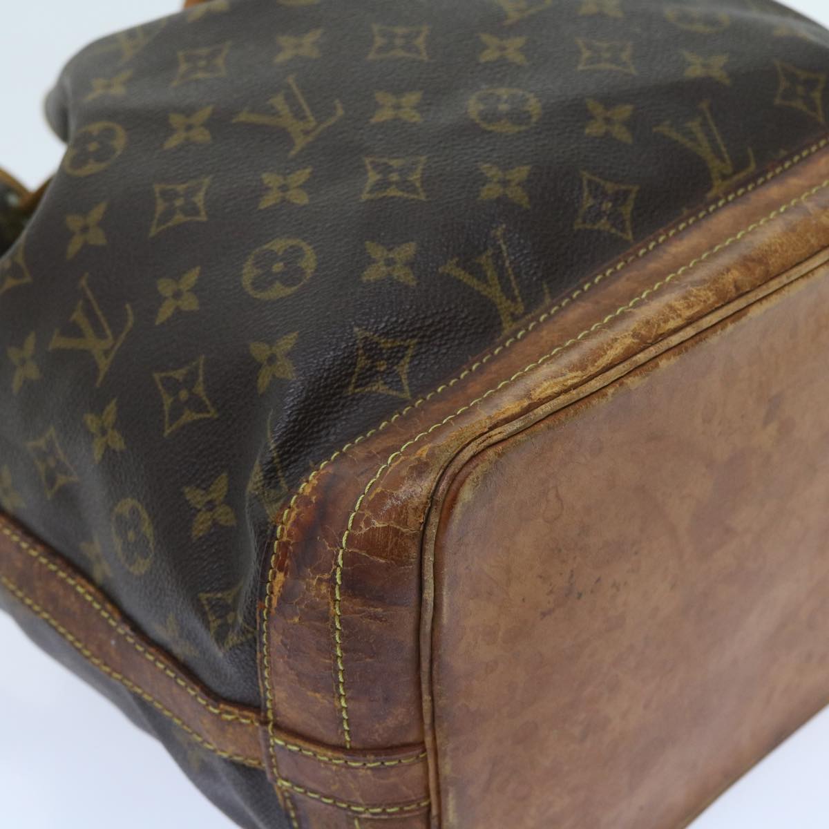 LOUIS VUITTON Monogram Noe Shoulder Bag M42224 LV 56025