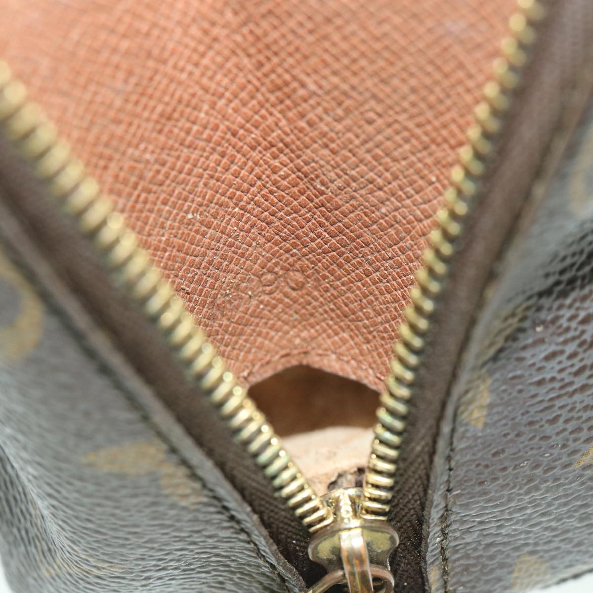LOUIS VUITTON Monogram Trousse Demi Ronde Cosmetic Pouch M47520 LV 56099