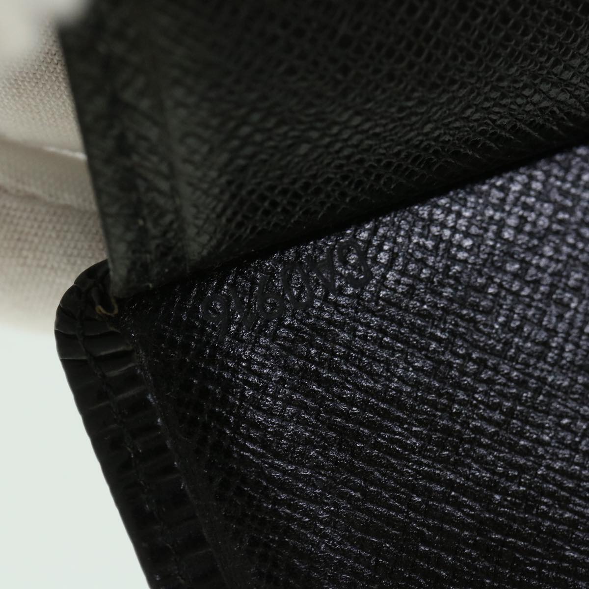 LOUIS VUITTON Epi Porte 12 Cartes Crdit Trifold Wallet Noir M63472 LV 56121