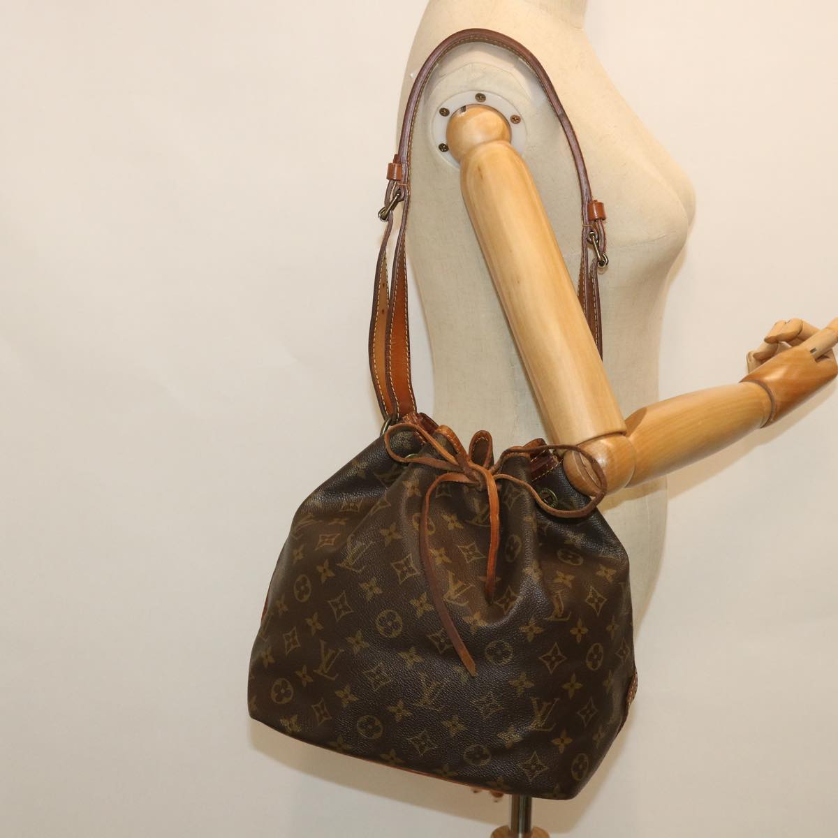 LOUIS VUITTON Monogram Petit Noe Shoulder Bag M42226 LV 56138