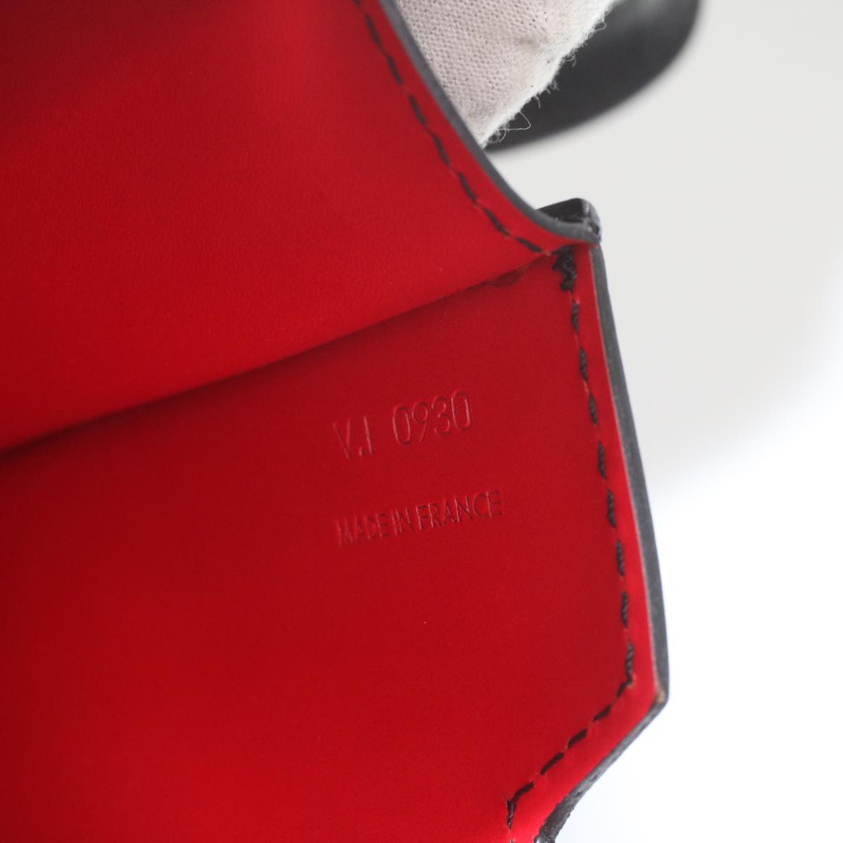 LOUIS VUITTON Epi Osh Shoulder Bag Black Red M52447 LV 56214