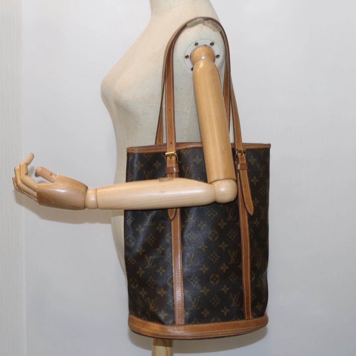 LOUIS VUITTON Monogram Bucket GM Shoulder Bag M42236 LV 56238